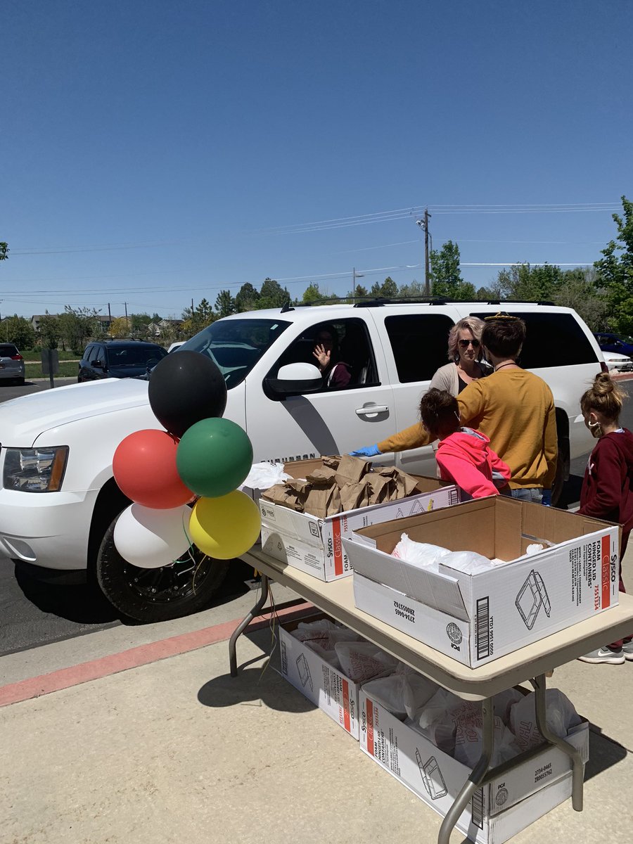 school_snow's tweet photo. It’s TEACHER Appreciation Week... So Let’s TACO ‘bout the best of the best! We honored them with a delicious drive-thru 🌮 lunch sponsored by Bella’s Fresh Mexican Grill of Farr West. PTA joined in on the FIESTA with drinks, sweets and gift cards! 
#TeacherAppreciation2020 #uted https://t.co/aUe8kSEFgU