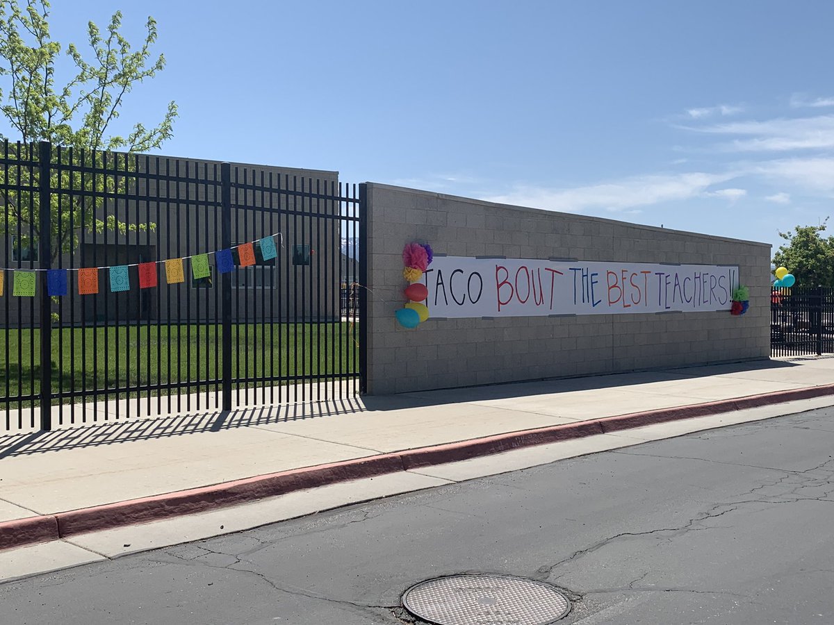 school_snow's tweet photo. It’s TEACHER Appreciation Week... So Let’s TACO ‘bout the best of the best! We honored them with a delicious drive-thru 🌮 lunch sponsored by Bella’s Fresh Mexican Grill of Farr West. PTA joined in on the FIESTA with drinks, sweets and gift cards! 
#TeacherAppreciation2020 #uted https://t.co/aUe8kSEFgU