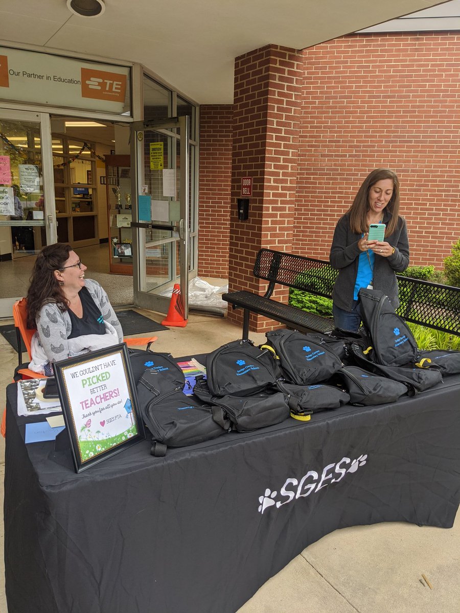 wneagle's tweet photo. The PTA @SedgeGardenES is the best in the world.  Goodie bags chocked full of...yep, you guessed it!... GOODIES! https://t.co/9AJO09pw3i