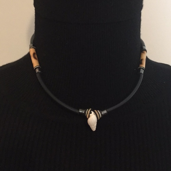 StefyCream's tweet photo. So good I had to share! Check out all the items I'm loving on @Poshmarkapp #poshmark #fashion #style #shopmycloset #thepaperstudio #vintage #newbalance: https://t.co/yCZGNOTNCj https://t.co/kU5fItDjhO
