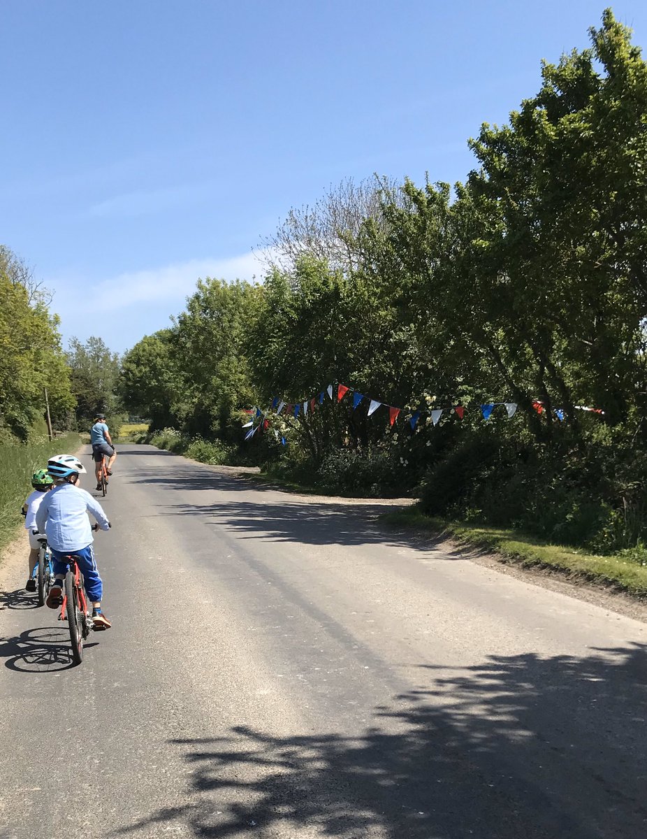 AlisonEMerrett's tweet photo. @SidleshamSchool A lovely day bunting hunting around the village, afternoon tea in the front garden and learning about Sidlesham in wartime! 32 and 58 of #Lockdown101 achieved too. Great to bump into school families we miss so much along the way too. https://t.co/dVtZdiql2r