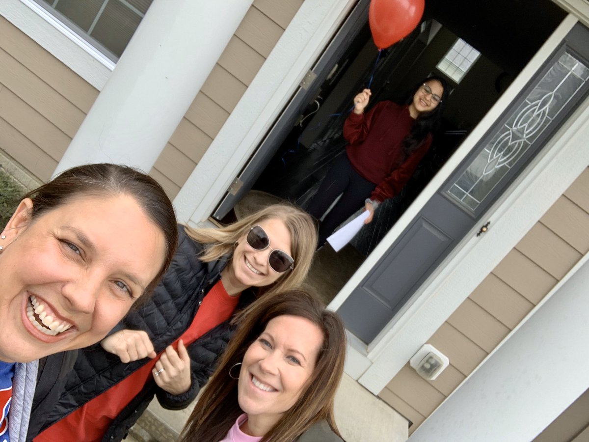 tamikern5's tweet photo. Team 701 Field trip today to surprise our students of months for March, April, and May! It was so good seeing their faces! #theHYATTSway @lizandchuck @byard_melissa https://t.co/A4HqtuMF2Z