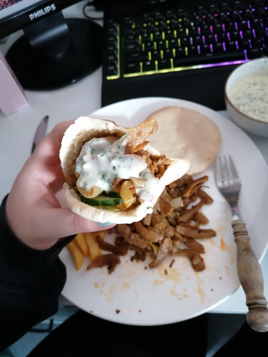 Vegan shawarma! Had been looking forward to this for a whole week hahaha