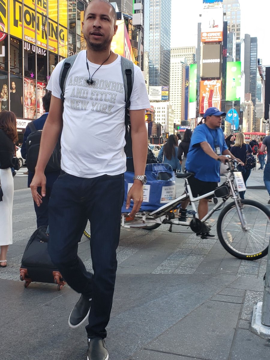 dsshir's tweet photo. Memories - one of the busiest cities in the world when it was busy.

#travel #newyork https://t.co/5waUBtRz7C
