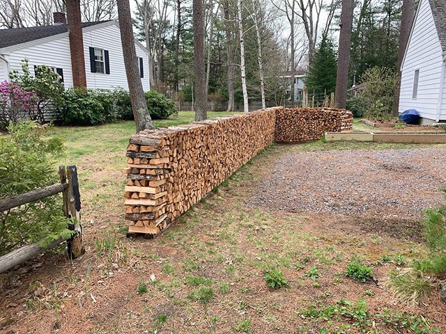 williumbillium's tweet photo. First prize in the Brunswick firewood stacking contest. https://t.co/sfvdUNKfhs https://t.co/y9Zdl0lUFo