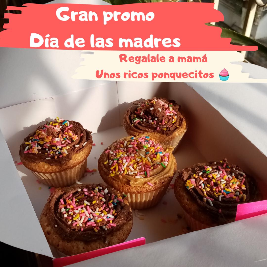 pidetutorta's tweet photo. Promo del día de las madres, escríbeme para mas información 🧁🧁🧁 https://t.co/ujpsbfAzrD