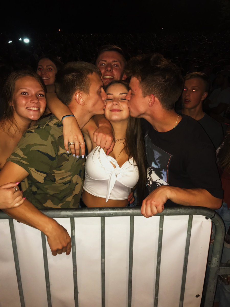 JennChristine_'s tweet photo. happy bday james!!!! party it up 🎈🎊❤️ @jlorenzo5801 https://t.co/7oQ94GGqy9