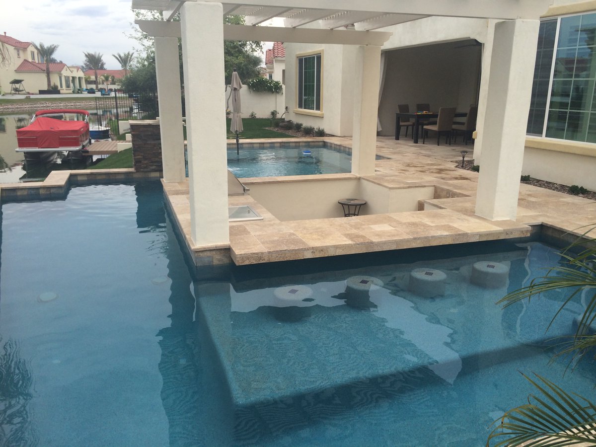 MonarchPoolsAZ's tweet image. Name a better way to enjoy #summer than grilling surrounded by water on three sides next to a swim up bar... in your backyard 
🌊
#YouDreamWeDesign
🌊
#custompools #pool #custompool #custompoolbuilder #poolremodel #poolrenovation #monarchpools #monarchpoolsaz