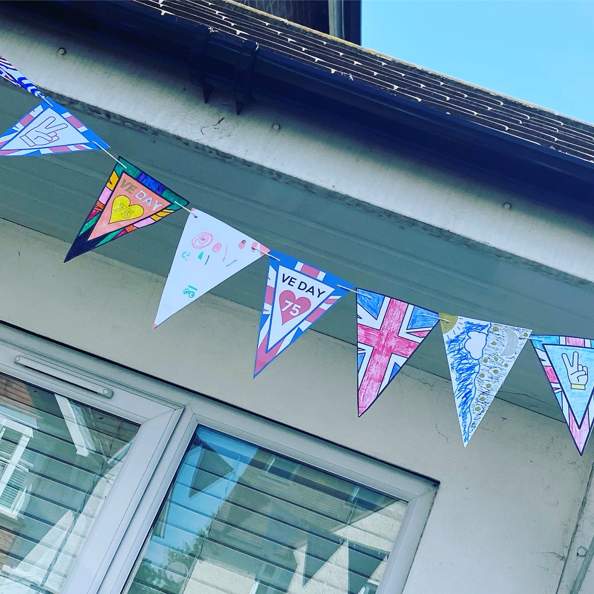 ☀️Stay-at-home Street Party 👍👍 #weybridge #VEDay75