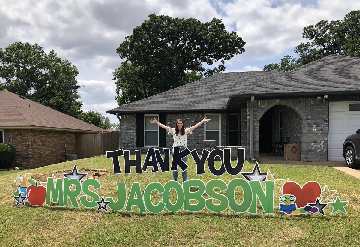 MrsJacobsonJES's tweet photo. I saw my sweet kiddos today! #JESFamily #bestFridayever https://t.co/T0BLhJVk76