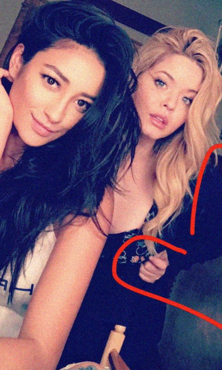 emison_hope's tweet photo. They really played girlfriends #Emison  my greatest and best win, we were so lucky https://t.co/Rt0bKKdZ05