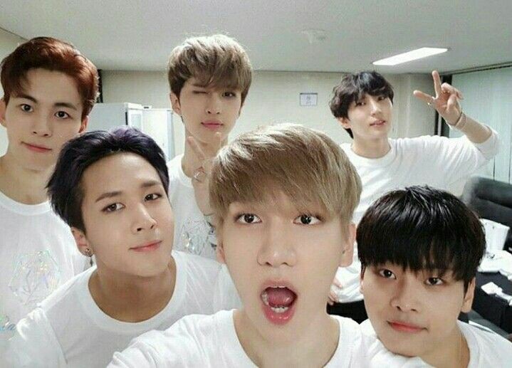 [DAY 9] excited about june 9th and cute vixx just bc  #VIXX  #여섯개의별_빅스_보고싶어