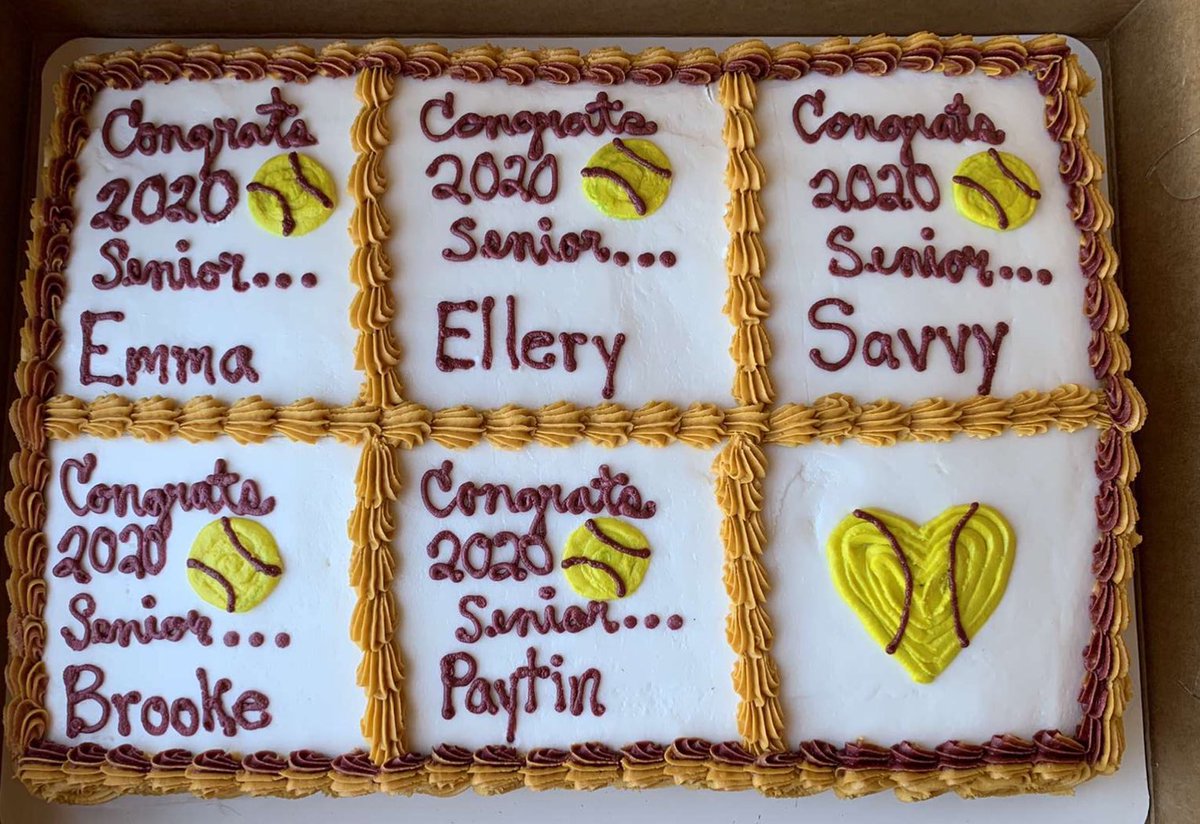 DHSSoftball10's tweet photo. Picture day for seniors📸 Thanks coaches for the cake!! https://t.co/igCy8VhoUl