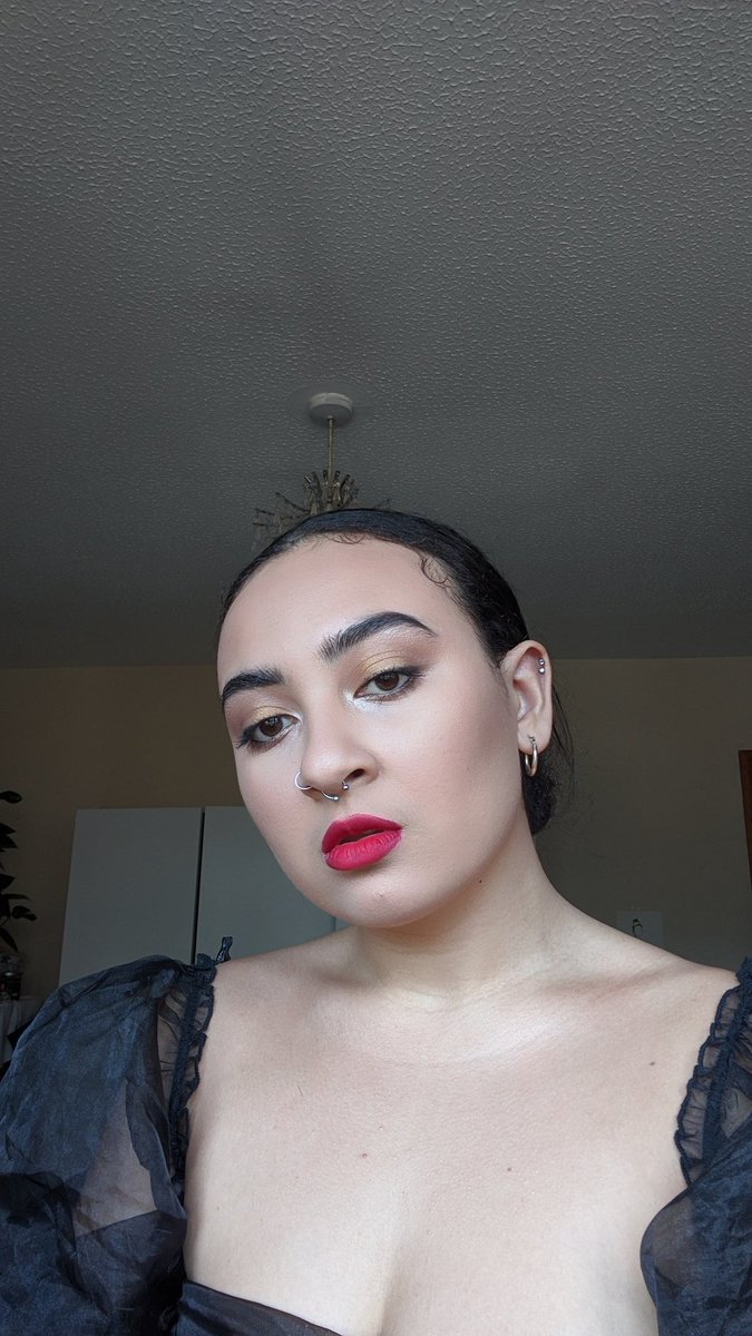 IselaRJHamilton's tweet image. Anyone ever sit at home dreaming they had been part of a production? Same. Currently dreaming I had been lucky enough to be cast in #medici not to replace anyone the actors were all brilliant 👏 just as a wee add on💖 
#castinggoals #betterlucknexttime