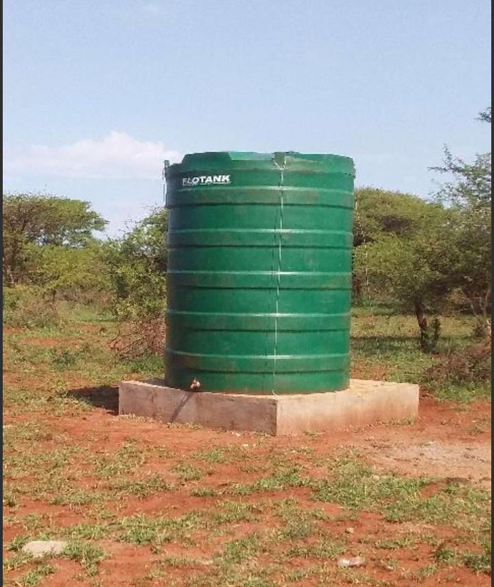 UMngeniUThukela's tweet photo. Conquering the worst #Covid19SA together. UW Young Professionals went out to uMkhanyakude DM and Zululand DM on the water static tank initiative. The fight continues, it wouldn't be possible without you. 
#UWYPs
@DWS_RSA
#waterislife
#savewater
#LifeIsBetterWithCleanHands https://t.co/CHzu2qCtRK