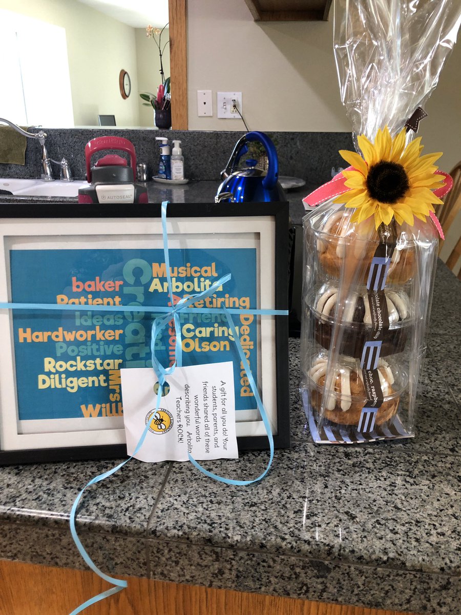 olson_eolson's tweet photo. Today we had another Arbolita care-a-van!! Mrs. McCully and the PTA treated us as well!  These care-a-van are so good for the heart and soul!!! https://t.co/zEgDSLWMhy
