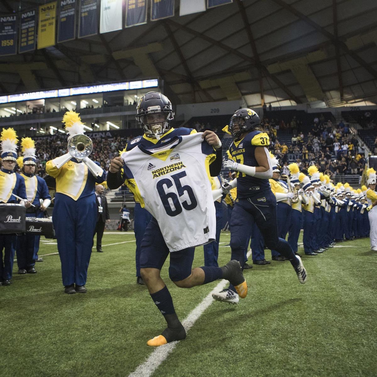 jestonweb's tweet photo. #AGTG After a great talk with @FBCoach_P I’m BEYOND excited &amp; blessed to announce I have received my 3rd Division 1 offer from Northern Arizona University !! 🪓🪓 @JasonSwanny @simplyCoachO @cfully17 @CoachChrisBall https://t.co/ouQIr9Y0U2