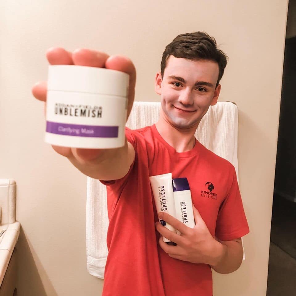 RodanFieldsHQ's tweet photo. Our Consultants β€οΈmasking! Join them by treating yourself to a face mask and giving your skin the best 10 minutes you can give it! π€© #RodanandFields #MixNMask
Get yours today: https://t.co/woOHWp2YSO https://t.co/SCNuYfOgS8