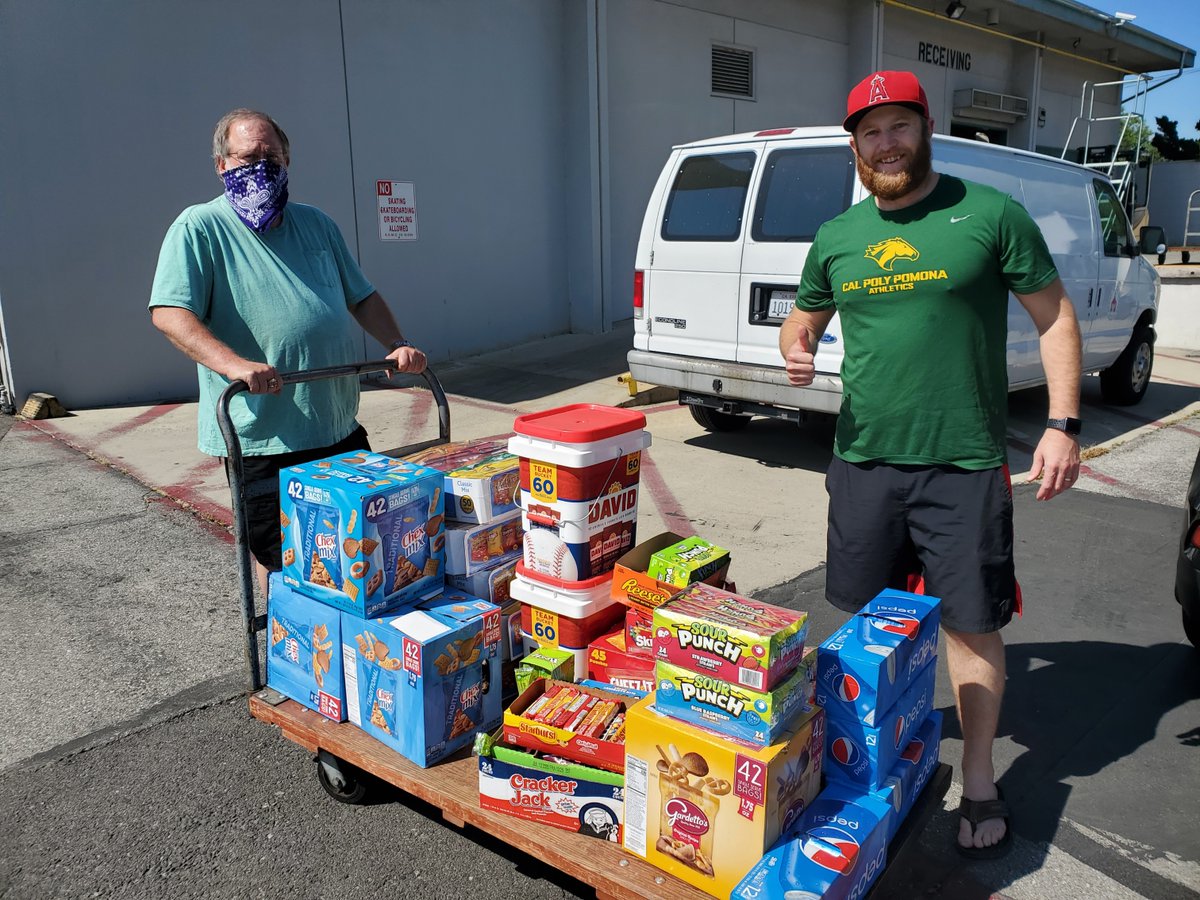 BonitaUSD's tweet image. Big shout out to Cal Poly Pomona Athletics! They donated all of these snacks and sodas to our @BonitaFood free lunch program. Our kids will really enjoy these.  Thank you! Go @cppbroncos ! @calpolypomona