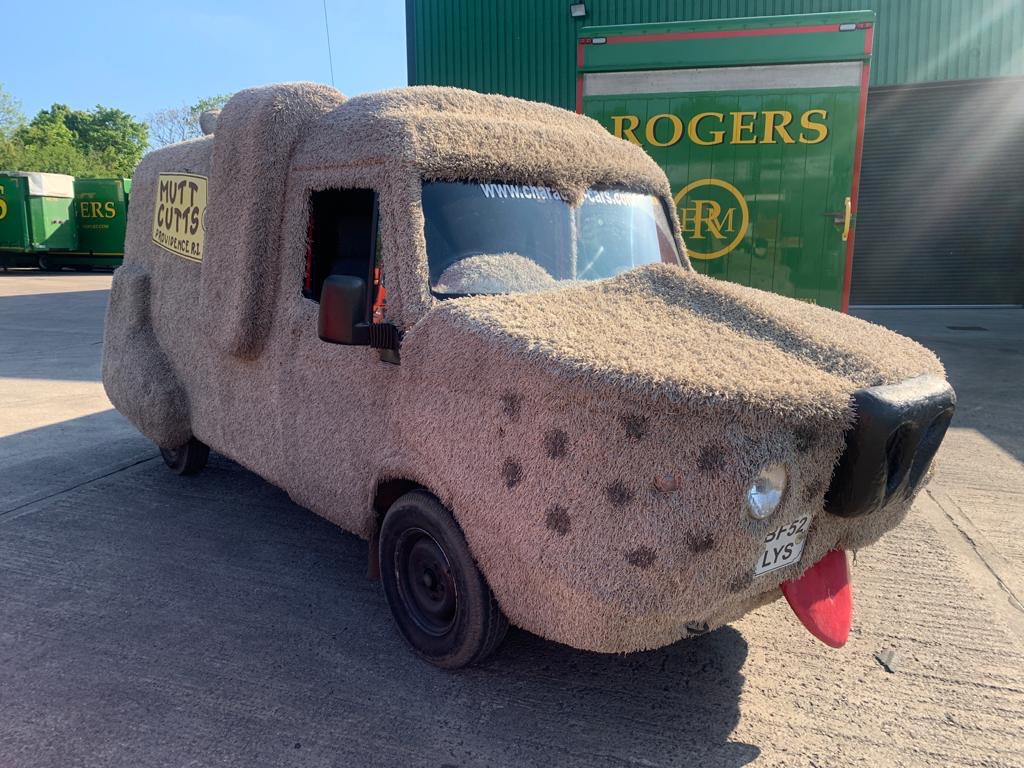 ClassicCarMeet's tweet photo. EM Rogers this week have been transporting and storing some legends of films - contact 01604755511 for storage rates and Local, national and international transport quotes! https://t.co/PGbtBuzBQ8