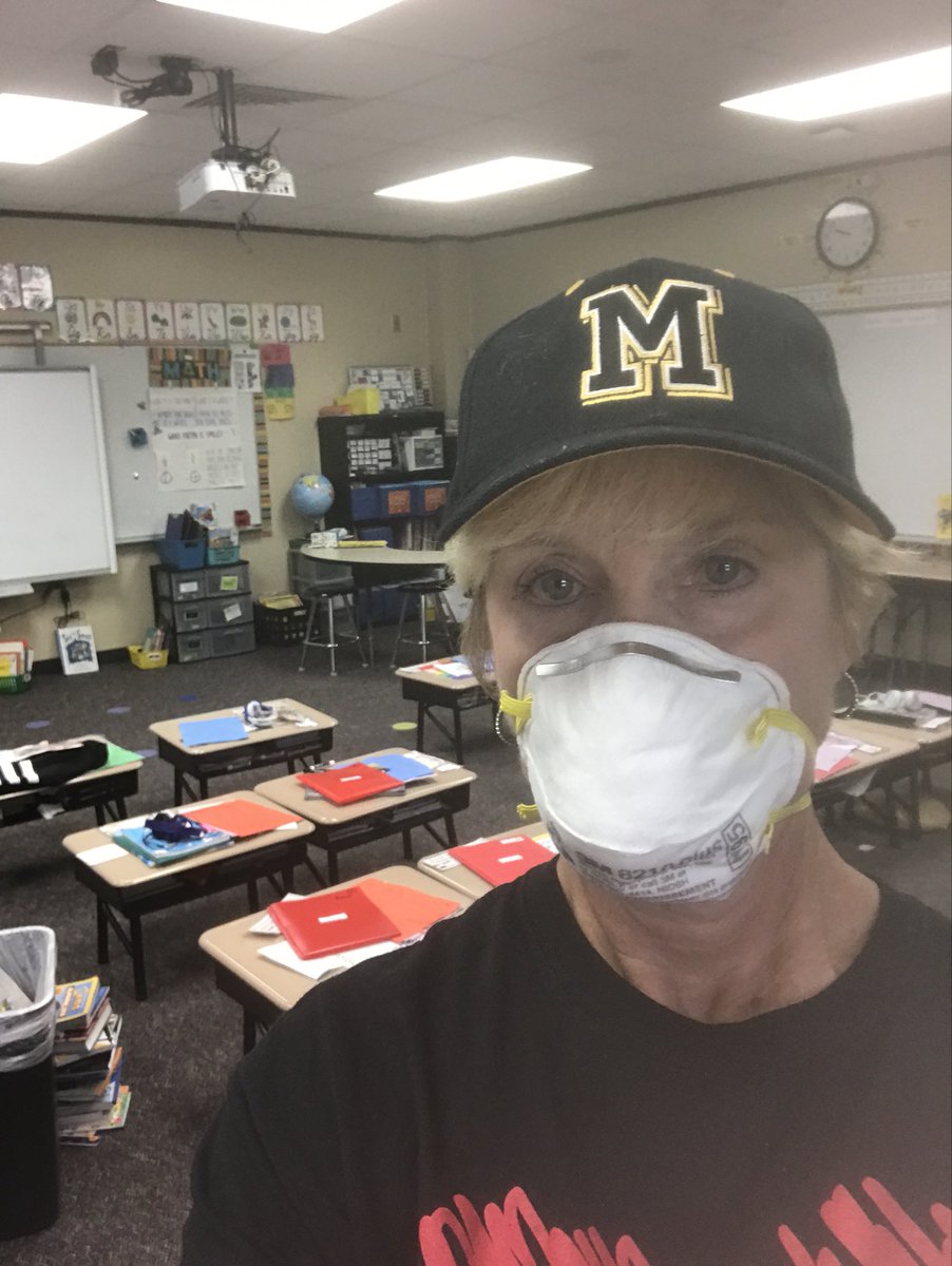 Hengel2Ms's tweet photo. End of the school year and no kids# is not suppose to be this way ⁦@TISDLES1⁩ https://t.co/SC3x4EkidW