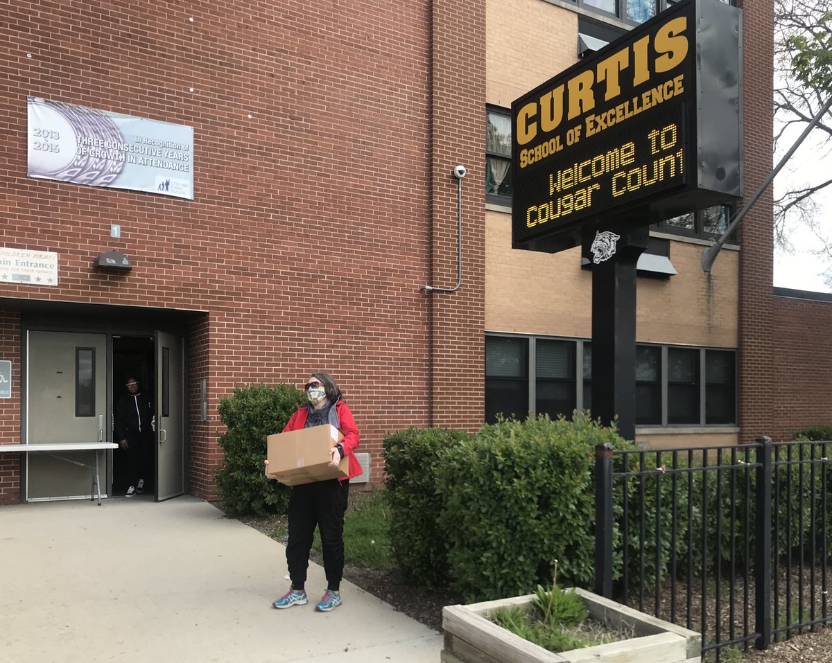 <a href="/CARAreads/">CARA </a> president Laura St. John delivers more books for Stay-At-Home students to 𝐆𝐢𝐥𝐥𝐞𝐬𝐩𝐢𝐞, 𝐌𝐞𝐭𝐜𝐚𝐥𝐟𝐞, and 𝐂𝐮𝐫𝐭𝐢𝐬 𝐄𝐥𝐞𝐦𝐞𝐧𝐭𝐚𝐫𝐲 𝐒𝐜𝐡𝐨𝐨𝐥𝐬.  #remotelearning #thankateacher.