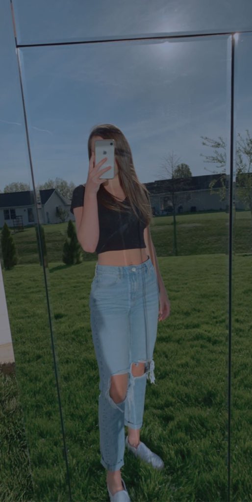 izzyabshire's tweet photo. These didn’t make it to insta https://t.co/PX53fUn71z