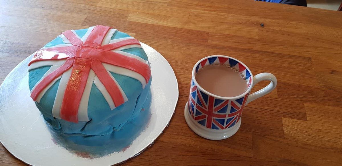 DrWallScience's tweet photo. Morgan in 5W has made a fab cake for #VEDay. @Habsmonmouth @MonBoysPrep https://t.co/DRj8mRkECP