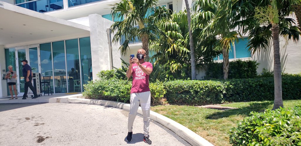 OMARSHINEZ's tweet photo. Yo @AFlyGuy, happy bornday my brother. Here's to another great year around the sun! #aflyguy #shinezphotography #homies #dj #photographer #miami #newyork #losangeles https://t.co/yPKPsB0OPK