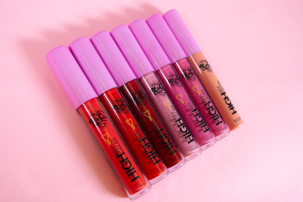 KimchiChic's tweet photo. Gorgeous glosses, are they not? 😍 High quality formula, affordable price ($11)!💋@KimChi_Chic #kimchichic #kimchichicbeauty #beauty #makeup #highkeygloss https://t.co/xWwT0Zxqpr