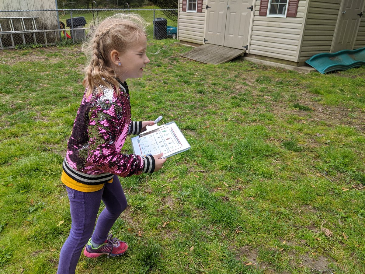 Kevin_101's tweet photo. Missing her SLC friends and teachers hasn't stopped Violet from racking up the score for National Field Day.
@SpringfieldSD @misswheaton_slc @susan_trella #NationalFieldDay https://t.co/FKVakZbbVS