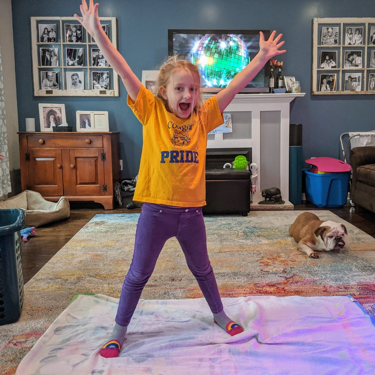 Kevin_101's tweet photo. Missing her SLC friends and teachers hasn't stopped Violet from racking up the score for National Field Day.
@SpringfieldSD @misswheaton_slc @susan_trella #NationalFieldDay https://t.co/FKVakZbbVS
