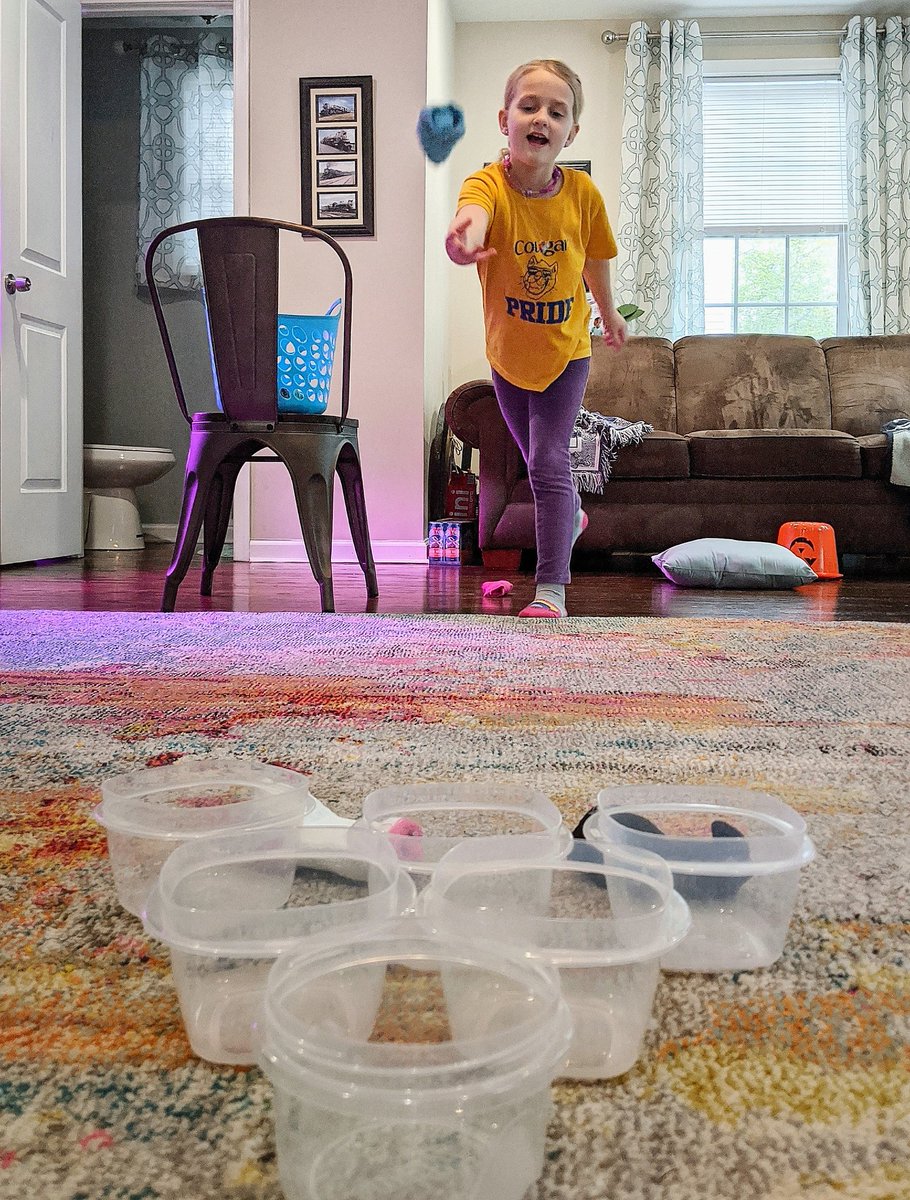 Kevin_101's tweet photo. Missing her SLC friends and teachers hasn't stopped Violet from racking up the score for National Field Day.
@SpringfieldSD @misswheaton_slc @susan_trella #NationalFieldDay https://t.co/FKVakZbbVS