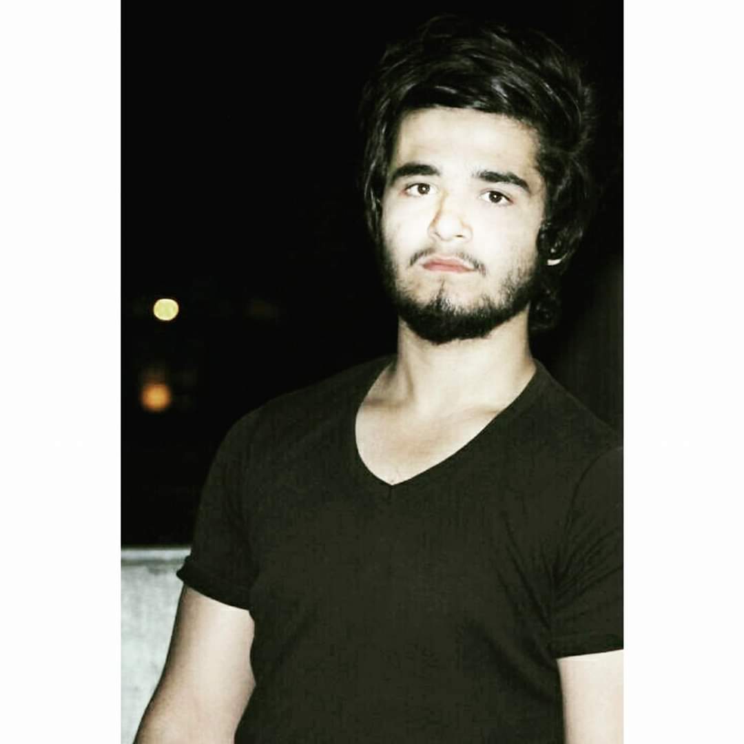 maaani_07's tweet photo. Everyone is busy in corona virus no one noticed that a student name Mussab Khan from international islamic universty islamabad made a vaccine that do nothing.
#Bigrespect https://t.co/wzKW4lzqJM