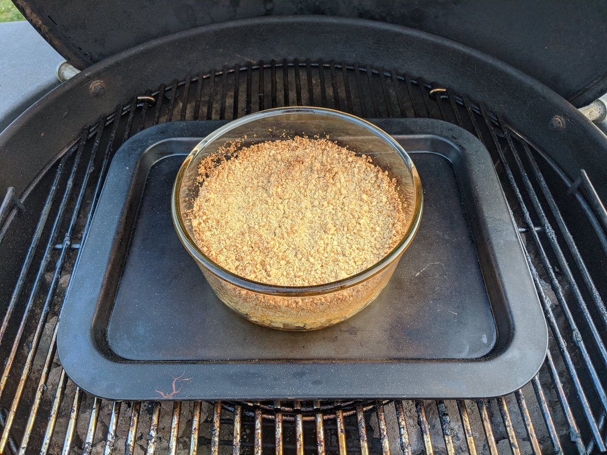 DezzKezz's tweet photo. Successfully cooked an apple crumble on the BBQ ✅ https://t.co/8vBaH6jdUG