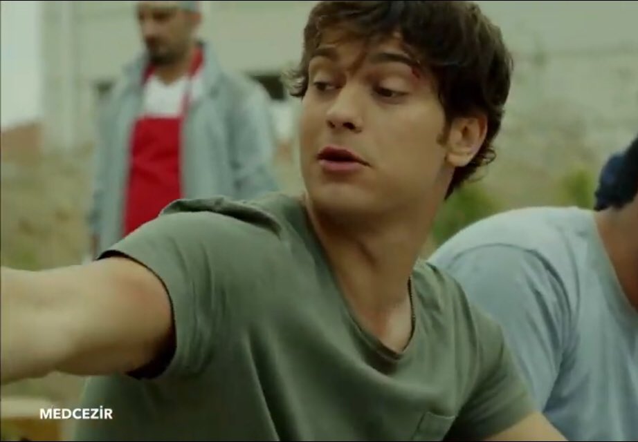 RosanaM64914727's tweet photo. Beatiful Yamankoper #cagatayulusoyy #SerenaySarikaya #Medcezir #medfriday https://t.co/ymtoFyeepz