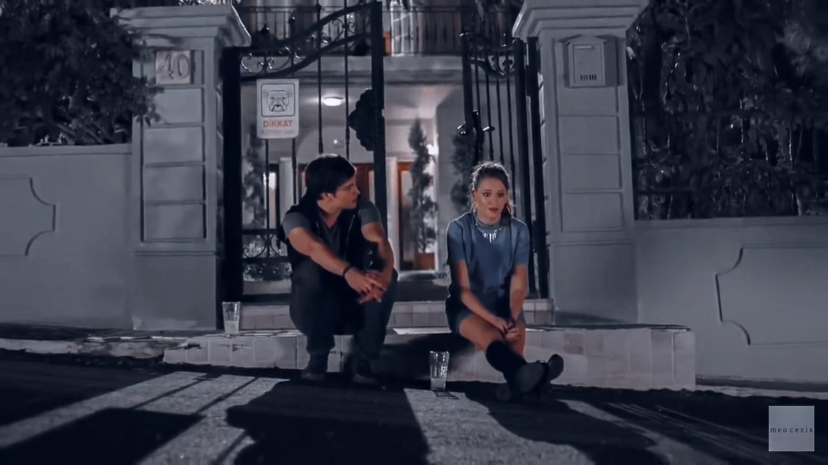 medcezirsc's tweet photo. Cada vez conociéndose un poco más el uno con el otro, contándose sus sueños de la vida
• #Medcezir • https://t.co/7RGmxAhftX