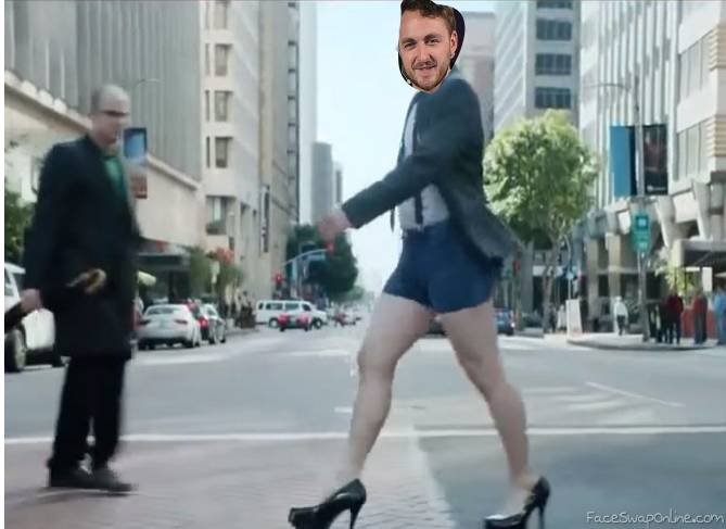 CockneyCharmer's tweet photo. How does @EthanRothamel keep his legs so toned during lockdown, what's your secret......keep up the great work #LevelUpCast ๐ from London ! #AskMixer @WatchMixer https://t.co/s38oeedM5z