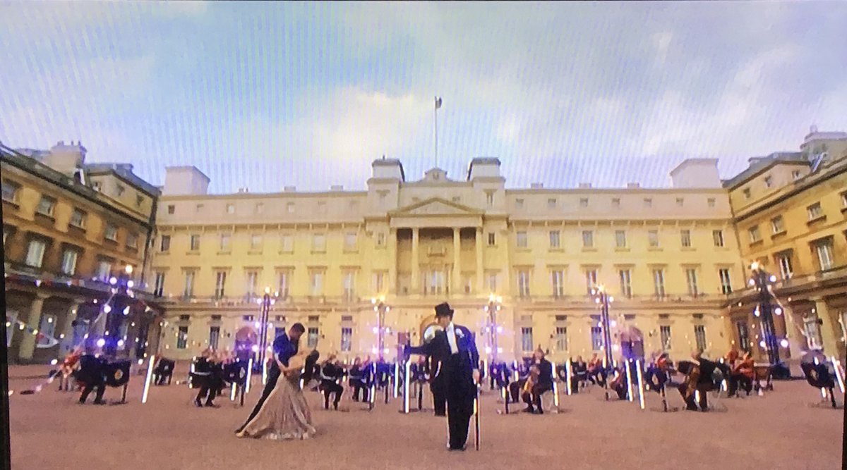 How wonderful to see the <a href="/bbcstrictly/">BBC Strictly ✨</a> Fabulous <a href="/TheAntonDuBeke/">Anton Du Beke</a> <a href="/JManrara/">Janette Manrara</a> <a href="/AljazSkorjanec/">Aljaz Skorjanec</a> open the <a href="/BBCOne/">BBC One</a> #VEDay75 #ThePeoplesCelebration 🕺🏻💃🏻🕺🏻👏