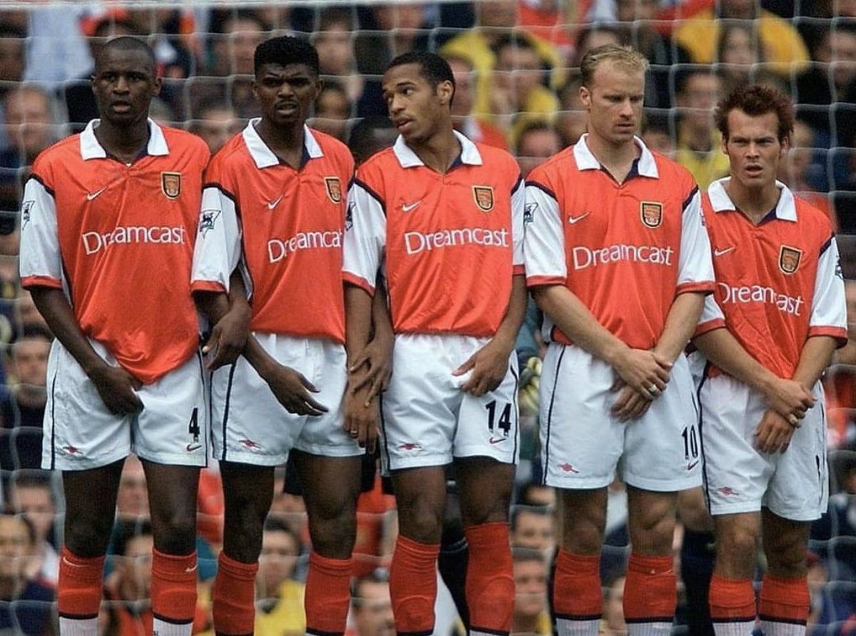 papilokanu's tweet image. Throw back.......What a wall and what do you think of this wall and what do you remember ? @arsenal #arsenal #coyg  #football #legend  #hardwork  #thankgod