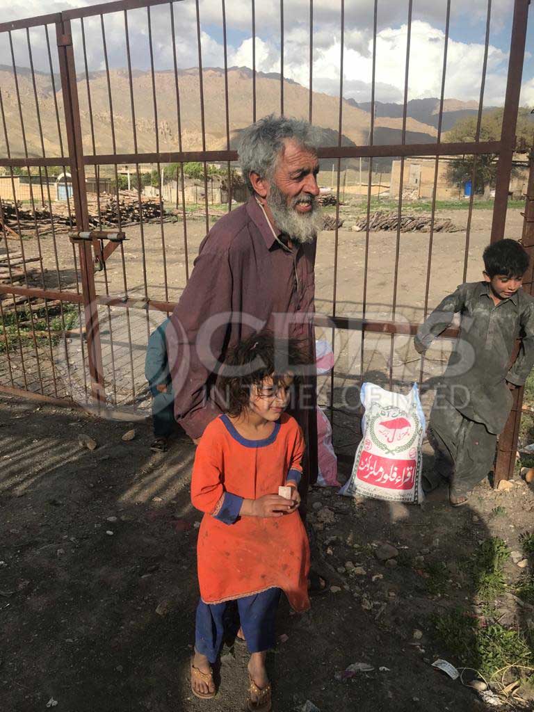 CDRSWORLD's tweet image. An hour’s drive from #Quetta Spin Karez is famous for its coal mines &amp;amp; nearby lake. @cdrsyouthPK and #qadam, together with our donor #UKMAP were determined to aid these beautiful people. Family food packs,necessities distributed to  50 families of 300 people.
#covid19 #food