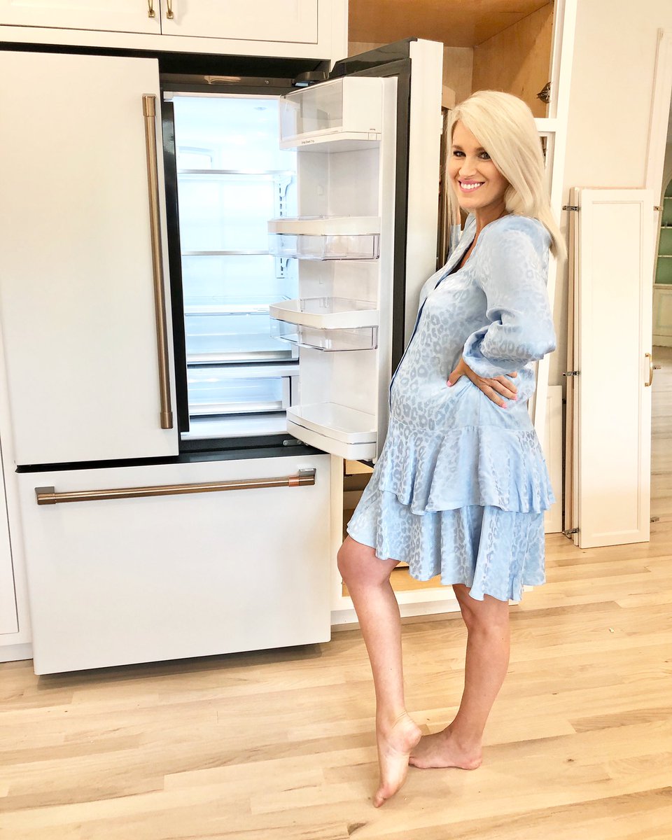 We loved working with @McKennaBleu today! We brought in some gorgeous Cafe Appliances for a clean, fresh finish to her kitchen 🤍 Cannot wait you showcase more of her beautiful remodel when it finishes! 💗
