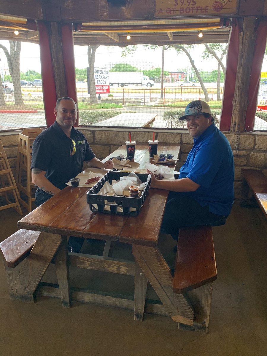 mainstreampaint's tweet photo. MainStream Painting &amp; Construction - Austin had the pleasure of meeting up for lunch with one of our favorite managers. It feels good to get back into the swing of things and having an “actual real life” human interaction in-person meeting, versus always having zoom meetings. https://t.co/81PBj7JMnD