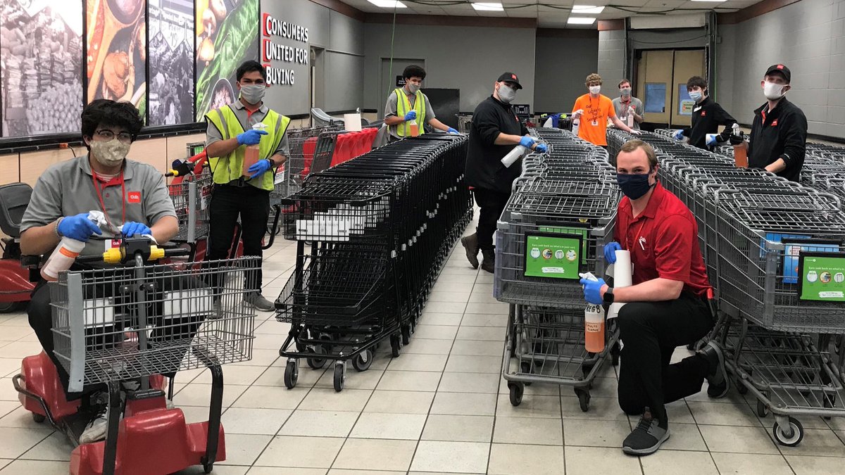 cubfoods's tweet image. While it may be hard to see our faces, there's still a smile behind the masks! 😊

Safety is our top priority. That’s why we're providing masks to all Cub associates. We're also encouraging shoppers to wear a mask or face covering while at Cub. We appreciate your cooperation.