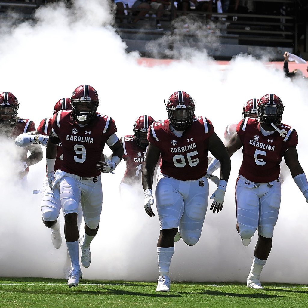 JordanX7even's tweet photo. Blessed to receive a offer from university of south carolina ⚫️@GamecockFB @PalmettoFBall #stayhunble 👀🦍 https://t.co/bttuDqYihO