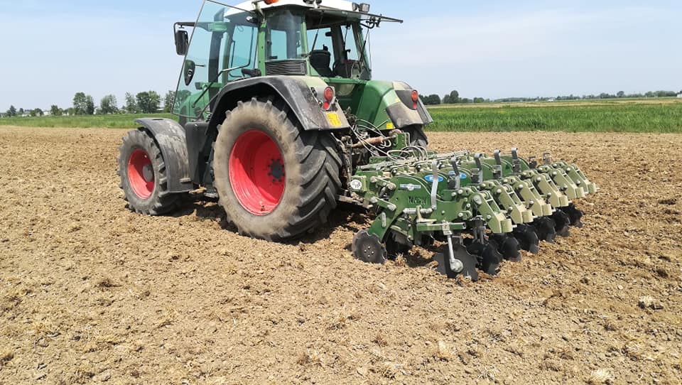 Soave_M's tweet photo. Strip till per mais biologico https://t.co/5WNBgGNzvk