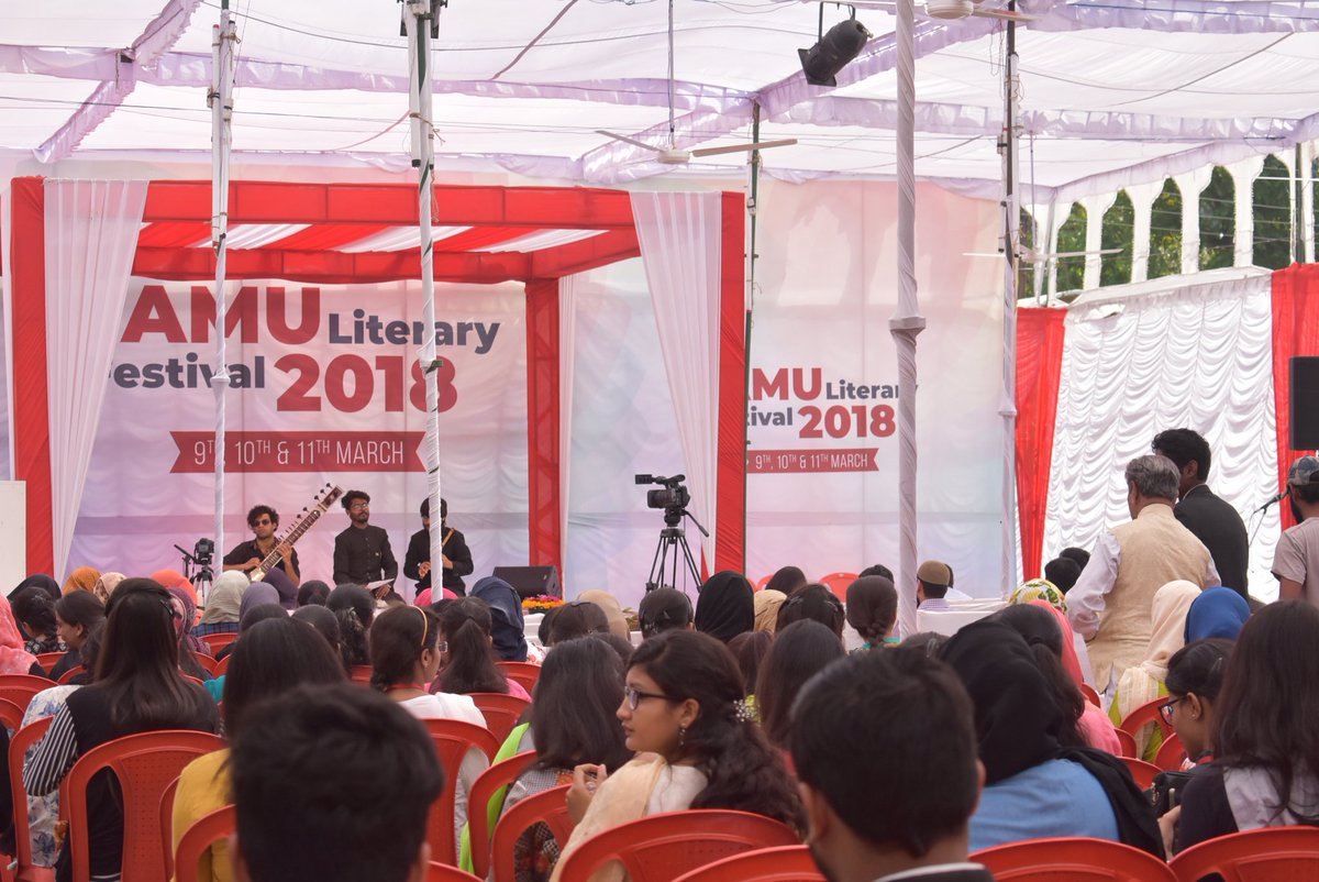 thealigarhwala's tweet photo. two years, i know it's too early but i just saw them. 🙂
Picture courtesies: @udlc_amu
#amu #amu #litfest #mushtaqahmedyousufi #dastangoi #dastango
(Post 3/4) https://t.co/h2dFilA5x5