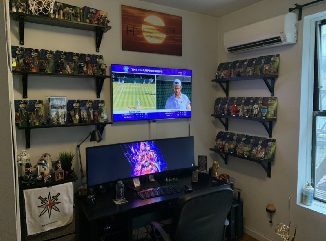 fuzzyfromyt's tweet image. This dude Joe Burrow has the cleanest setup in the history of setups