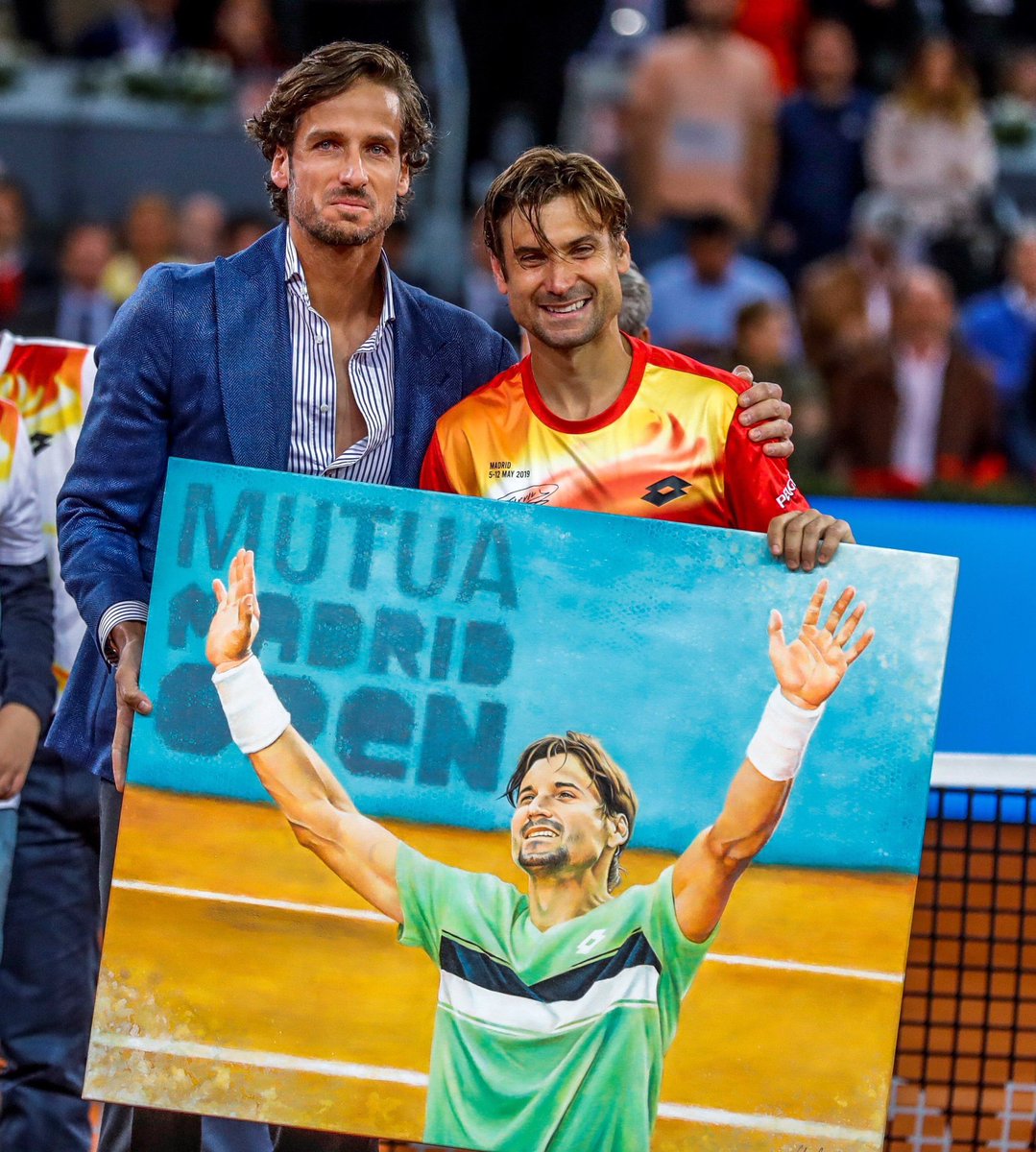victorjerez99's tweet photo. Hace un año de este momento tan emotivo para @DavidFerrer87 el día de su despedida del tenis donde tuve el Grandísimo Honor de estar presente de alguna manera con el cuadro que le entregó @feliciano_lopez 
Siempre agradecido a @MutuaMadridOpen por confiar en mí 🙏🏻🎨🎾 https://t.co/ttxqGxKtlH