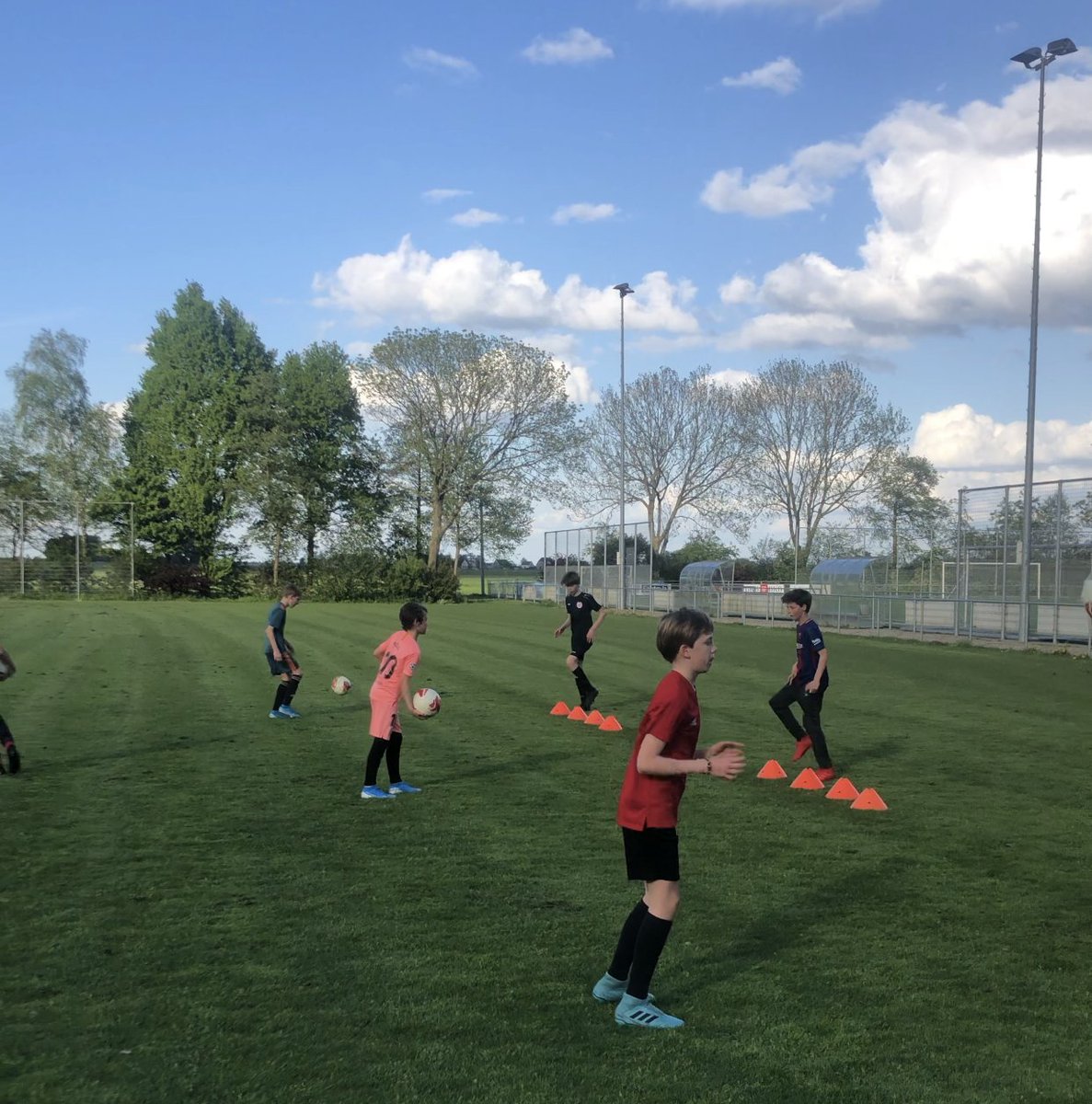 Daar is ie weer, de speciale DRC Nieuwsbrief. Lees 'm goed, stuur 'm door en hou je aan de regels: mailchi.mp/drc/drcnieuwsb…